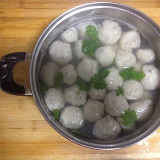 鲜鲜鱼丸汤