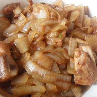 洋葱炒排骨