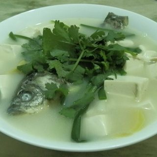 鲫鱼豆腐汤