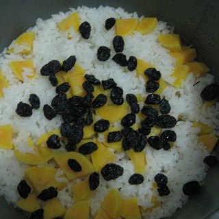 红薯煮饭拌黑加仑