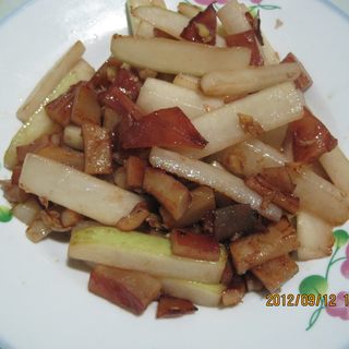 白萝卜炒鱿鱼