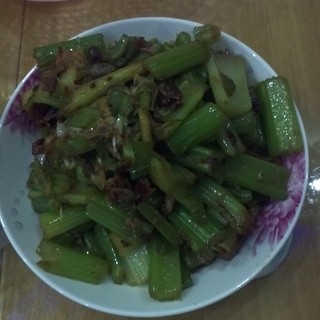 芹菜炒鸭肉