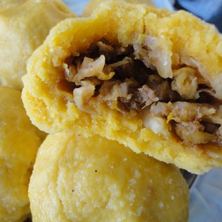 玉米面酸菜团子