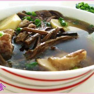 龙骨茶树菇汤