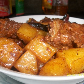 土豆炖排骨