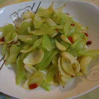 西芹炒百合