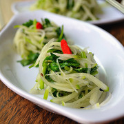 萝卜拌香菜