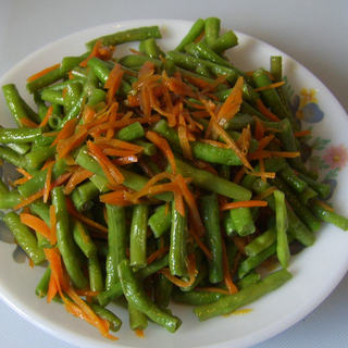 胡萝卜炒豇豆