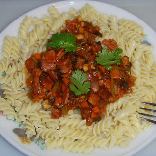 培根蘑菇茄汁意面