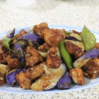 肉段溜茄子