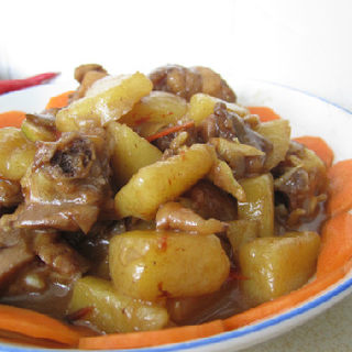 土豆焖鸡肉