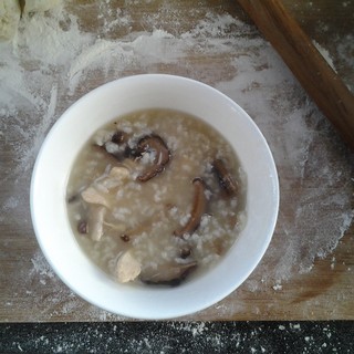 香菇鸡肉粥