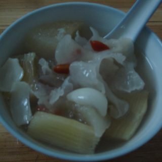 甘蔗雪梨百合糖水