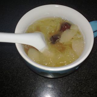 银耳雪梨红枣羹