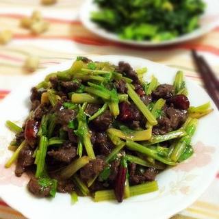 香芹炒牛肉