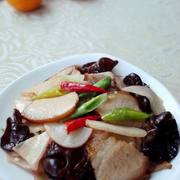 萝卜木耳炒五花肉