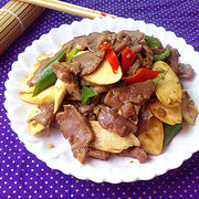 黑椒豬舌炒茭白