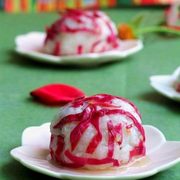 玫瑰红豆沙糯米球