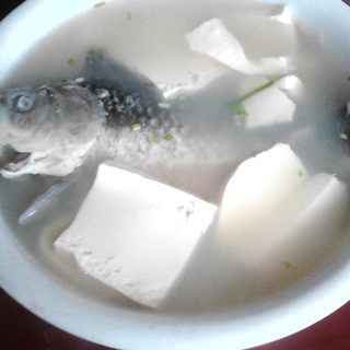 鲫鱼豆腐汤
