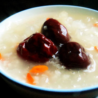 银耳红枣糯米粥