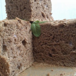 朱古力蛋糕和小餐包