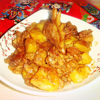 土豆炖鸡块