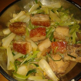 脆皮烧肉炒荞菜