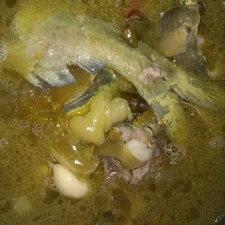 酸菜泡椒黄辣丁