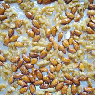 核桃糖与杏仁糖