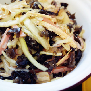 小木耳凉拌西瓜皮