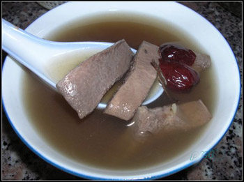 猪横脷煲鸡骨草