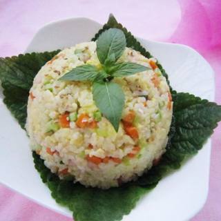 虾仁芦笋蛋炒饭