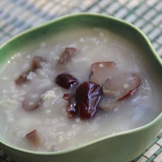 银耳莲子红枣糯米粥