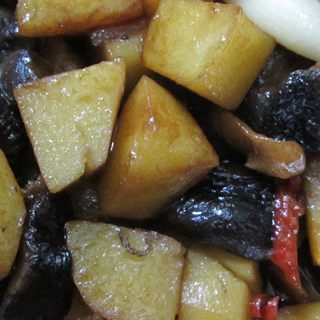 香菇烧土豆