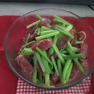 香肠炒芹菜