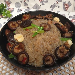 鱼香粉丝香菇煲