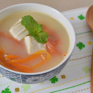 番茄胡萝卜鲫鱼汤