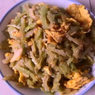 苦瓜炒鸡蛋