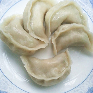 芹菜熟猪肉水饺