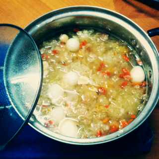 雪耳莲子鹌鹑蛋糖水