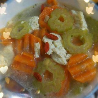 苦瓜鸡蛋胡萝卜汤