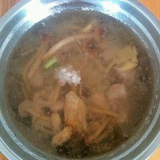 茶树菇排骨汤