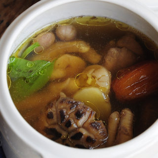 瑶柱花生米鸡脚汤