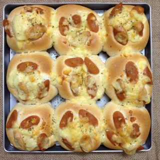 奶酪肉松沙拉麦麸包