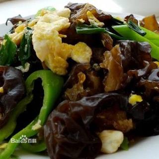 青椒木耳炒鸡蛋