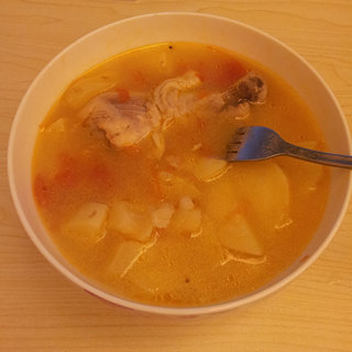 土豆番茄薏米煲鸡汤