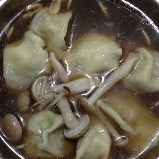 菠菜猪肉骨汤馄饨