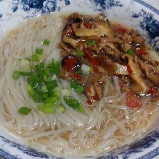 香菇肉丝面