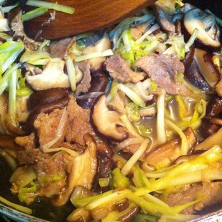 韭黄鲜蘑菇炒肉片