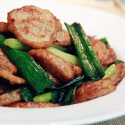 芹菜蒜苗爆炒肉卷